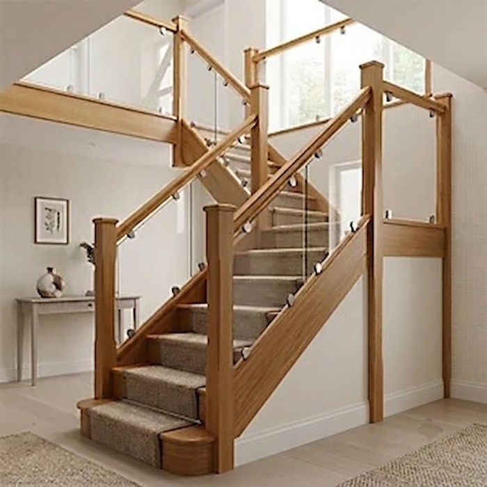 Oak With Embedded Glass Staircase